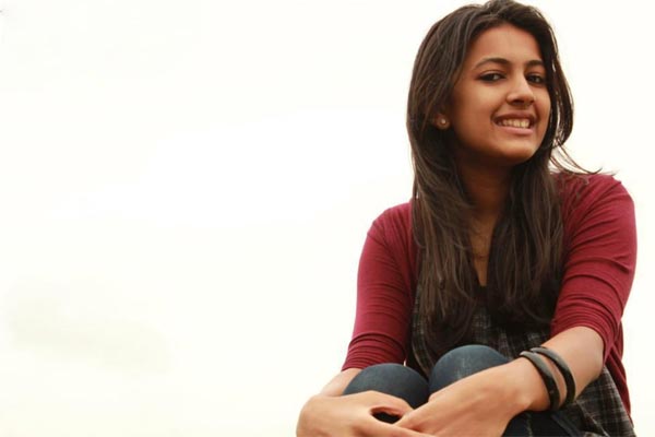 niharika konidala,pawan kalyan,bunny,charan  మెగాహీరోలపై నిహారిక అభిప్రాయం..! 